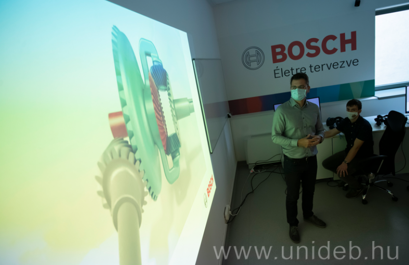 Virtual reality helps engineer training at the University of Debrecen in Bosch laboratory
