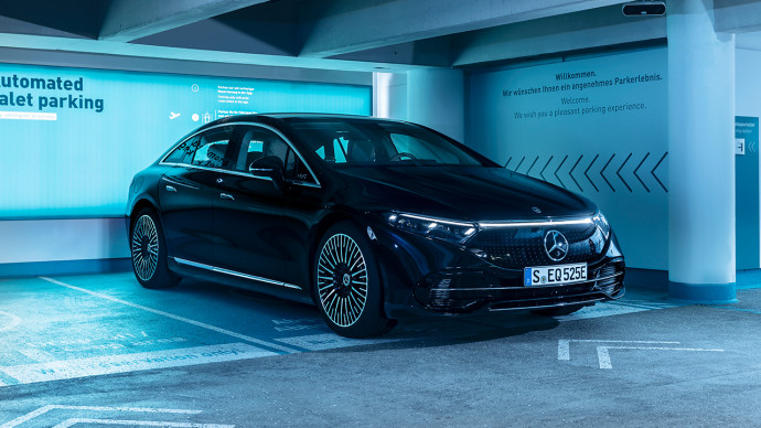 Világpremier: kereskedelmi használatra engedélyezték a Bosch és a Mercedes-Benz vezető nélküli parkolási rendszerét