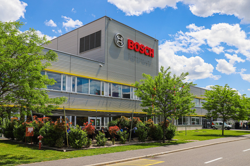 The 350 millionth product is made at the Bosch automotive plant in Miskolc