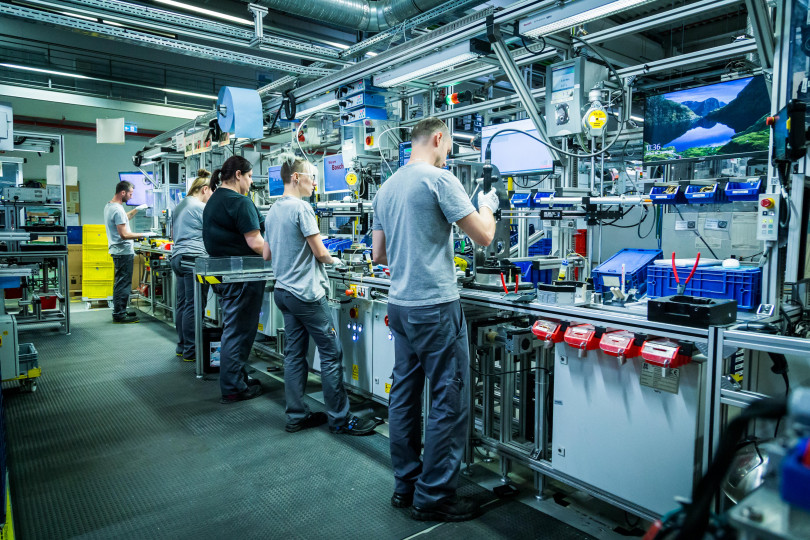 The 350 millionth product is made at the Bosch automotive plant in Miskolc