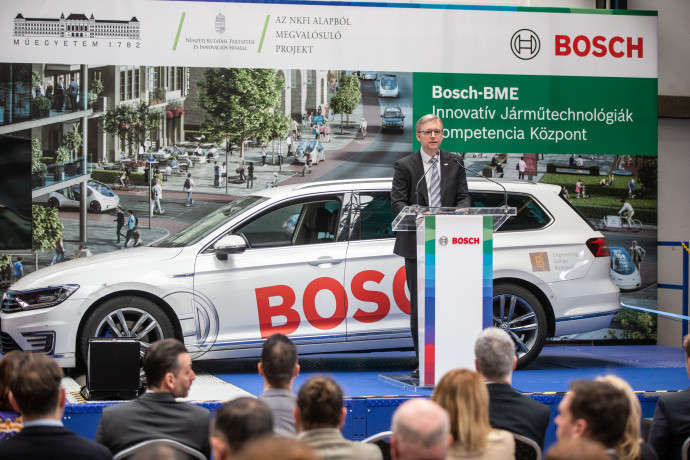 Bosch cooperates with Budapest University of Technology on R&D for electric powertrains