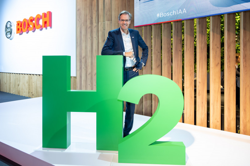 Into the hydrogen age: Bosch starts volume production of its fuel-cell power module