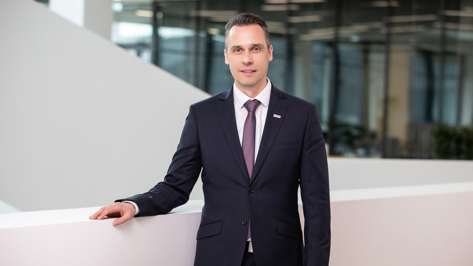 The head of the Bosch Group in Hungary honored with the Dennis Gabor Award