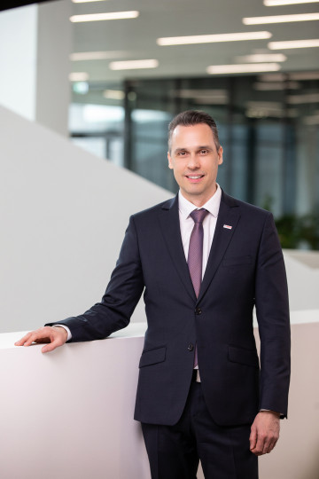 The head of the Bosch Group in Hungary honored with the Dennis Gabor Award