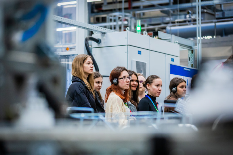 Women behind the steering gears – Girls' Day at Bosch