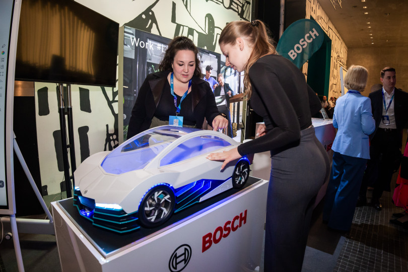 Új időszámítás az innovációban: a mesterséges intelligencia évtizedét formálja a Bosch