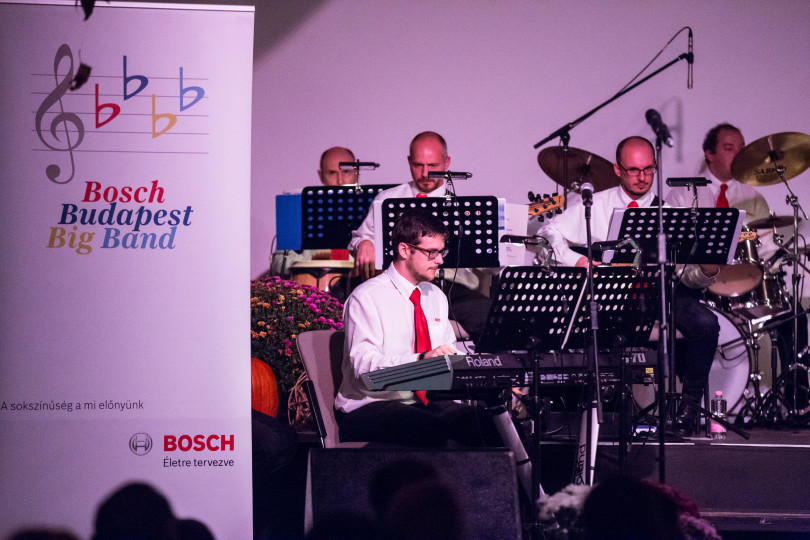 Jótékony swing, teltházas Bosch koncert