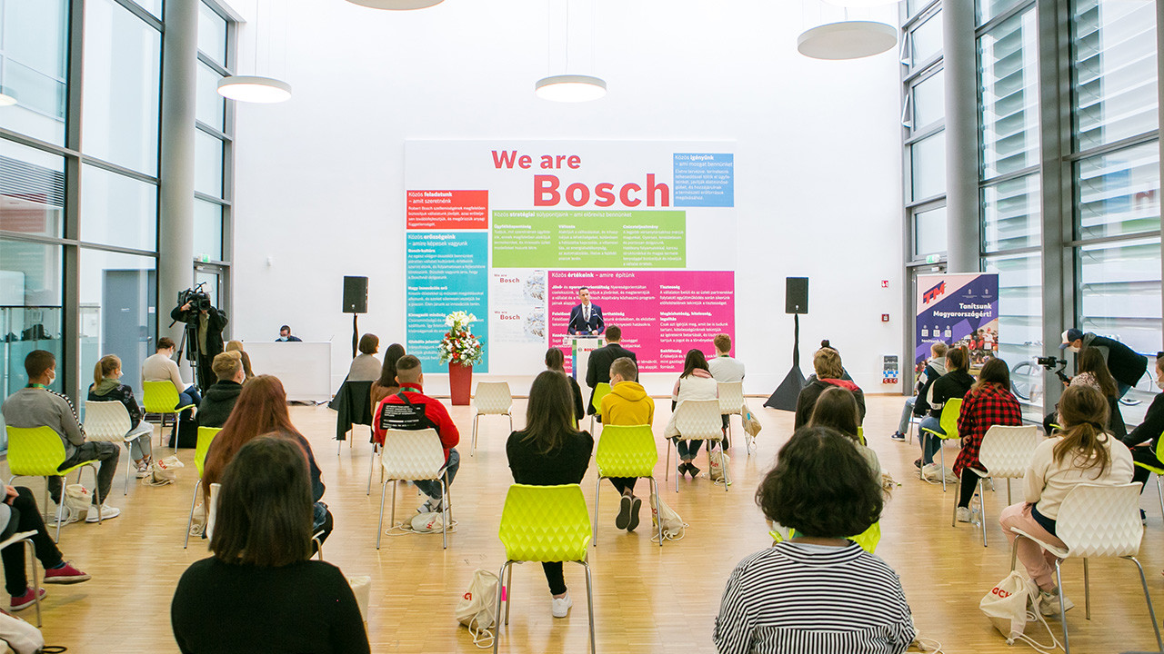 Kistelepüléseken élő diákokat mentorál a Bosch csoport