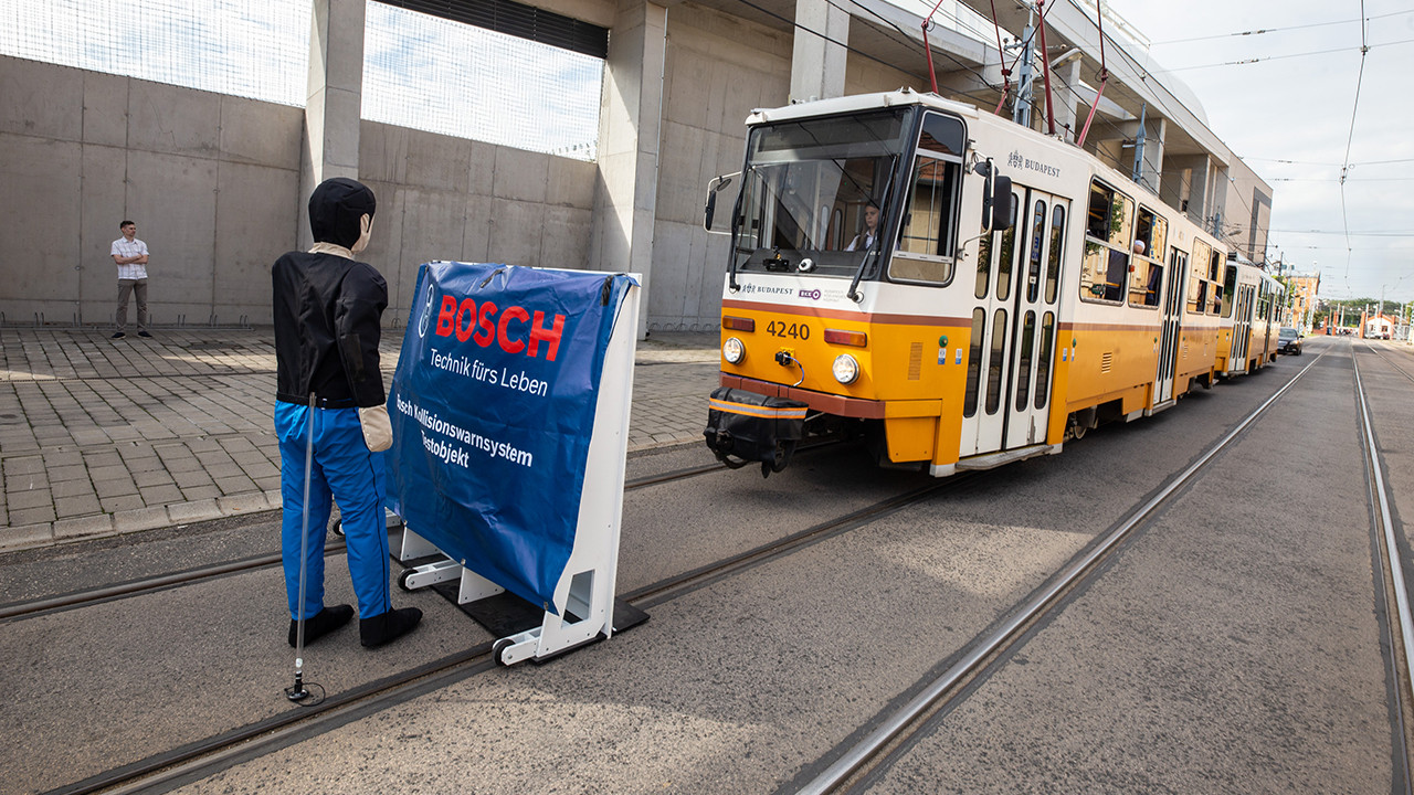 Collision warning system helps prevent tram accidents in Budapest