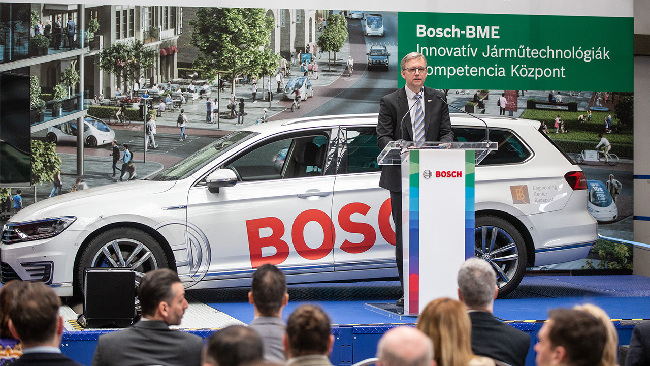 Bosch cooperates with Budapest University of Technology on R&D for electric powertrains