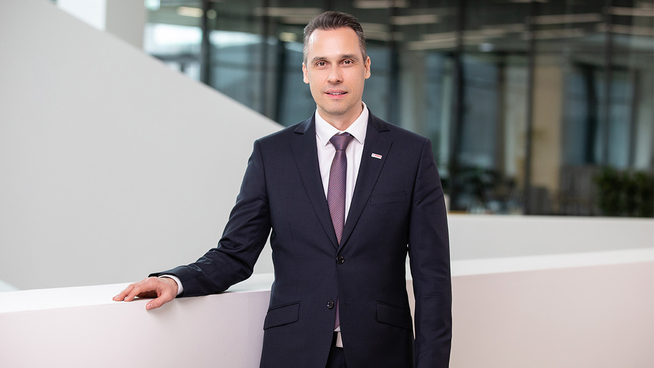 The head of the Bosch Group in Hungary honored with the Dennis Gabor Award