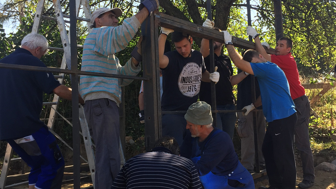 Bosch workers in Miskolc lend a helping hand in team building project